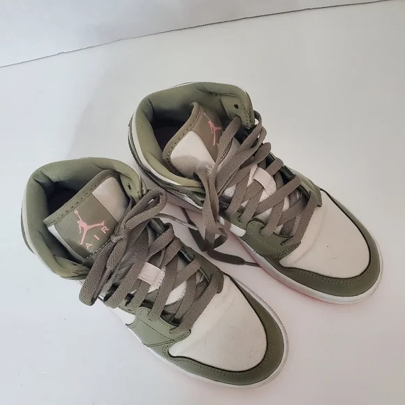 Jordan Olive Green Sneakers - Picture 4 of 6